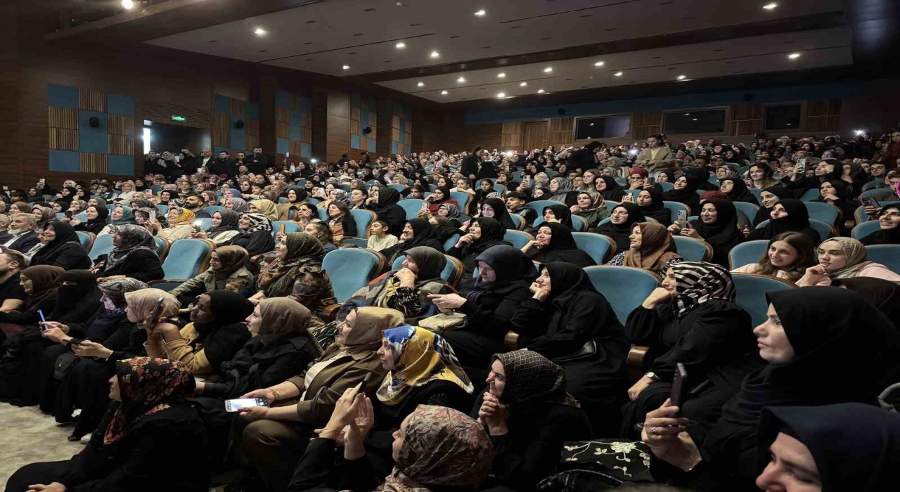 Esenyurtta sanat dolu bir akşam: Hayati İnançtan Hayata Şiirden Bakmak söyleşisi