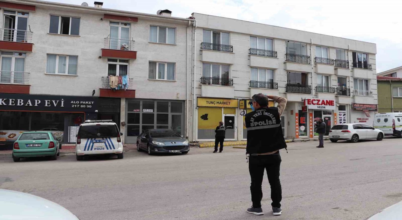 Eşinin yaşadığı binaya tüfekle ateş eden şahıs tutuklandı