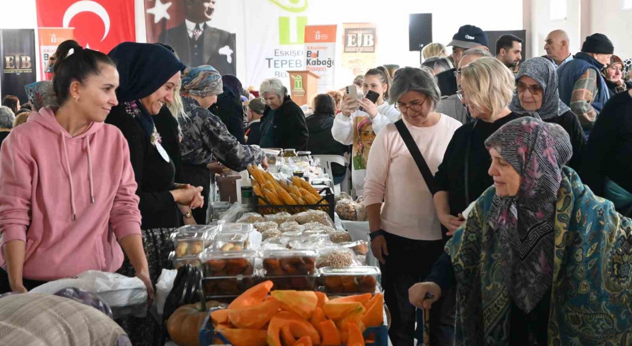 Eskişehirde 3. Kızılinler Bal Kabağı Panayırı büyük coşkuyla gerçekleştirildi
