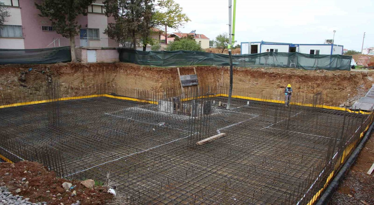 Eşmede sağlık tesisleri ve meslek yüksekokulu binası temeli atıldı