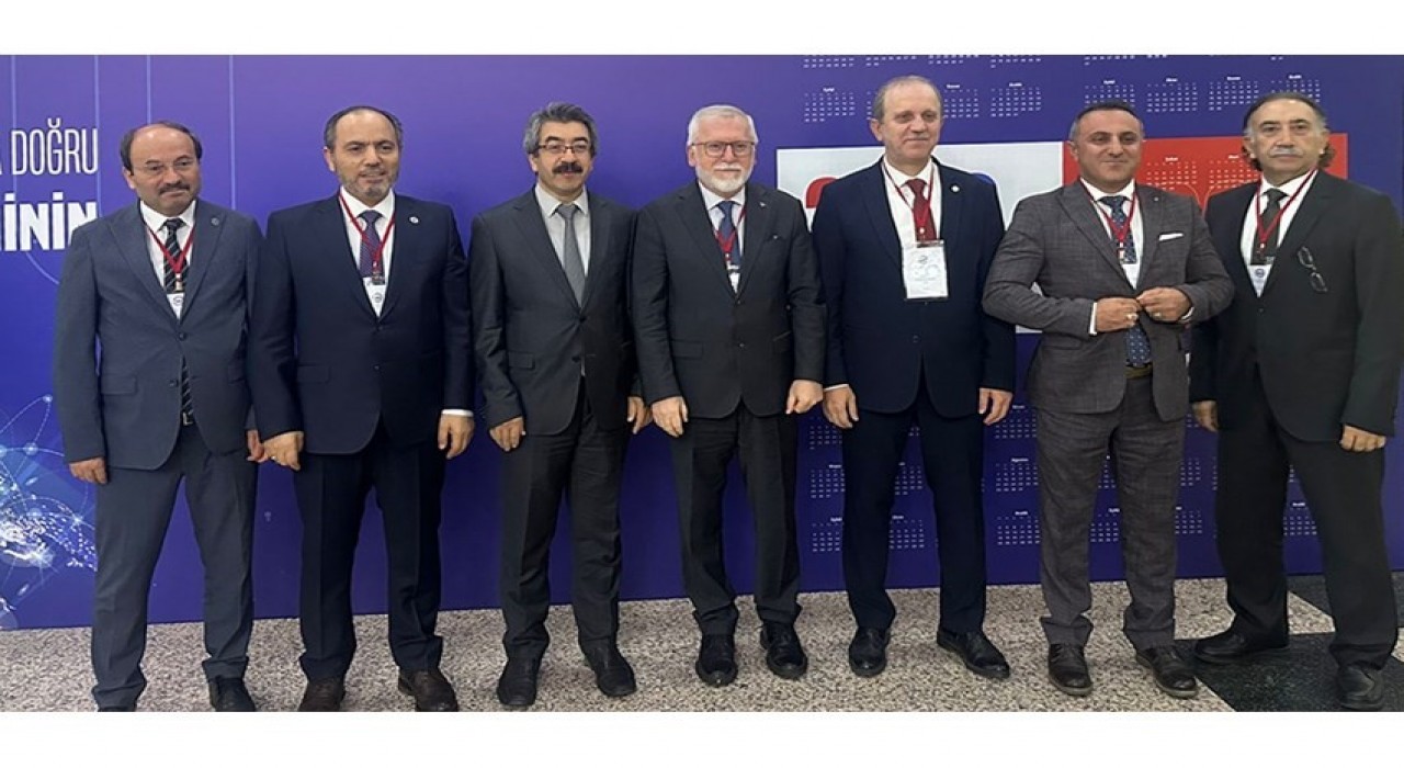 ETÜ Rektörü Prof. Dr. Bülent Çakmak, YÖKün 2030 Türk yükseköğretim yol haritası toplantısına katıldı