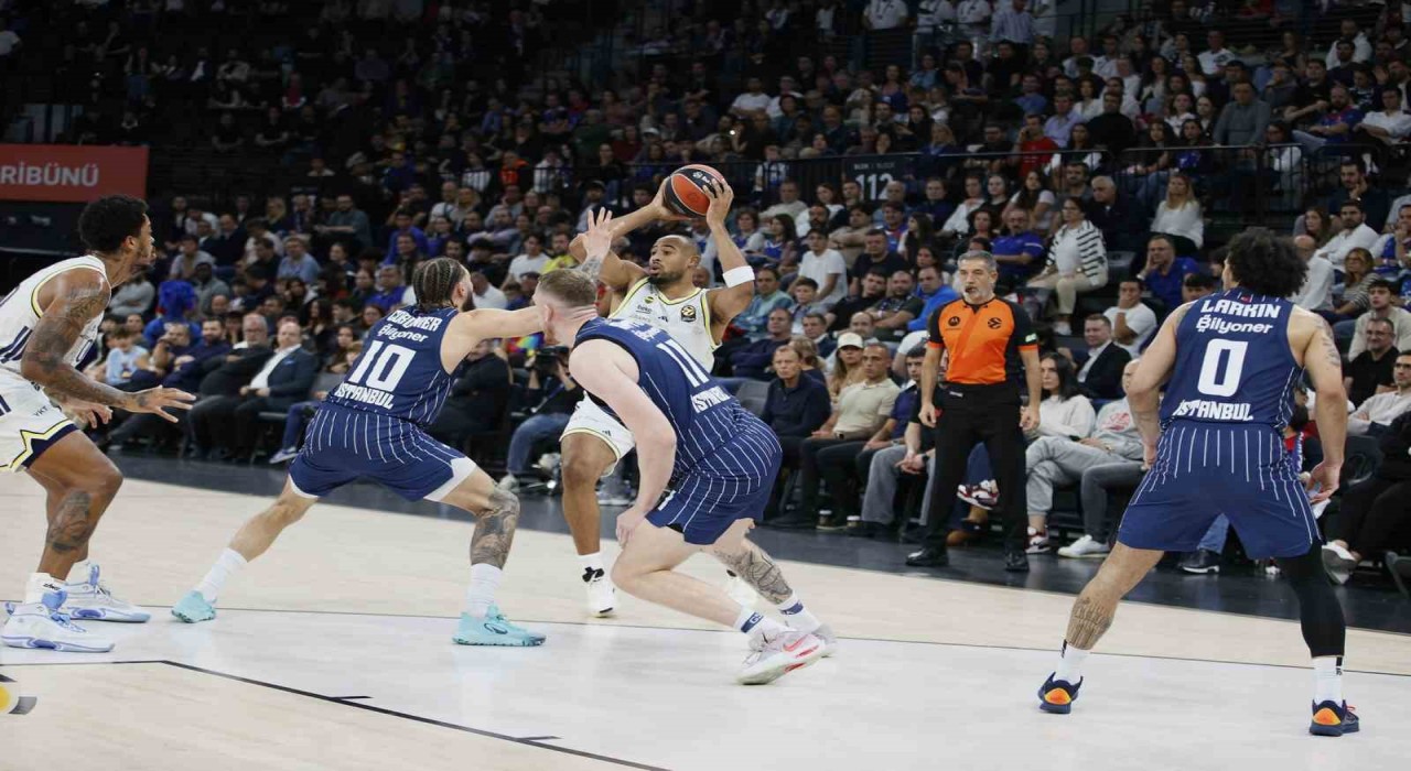 Euroleague: A. Efes: 69 - Fenerbahçe: 79