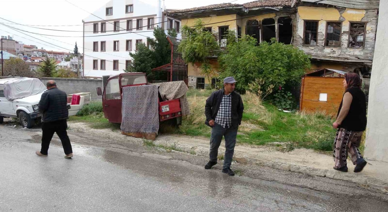 Ev sahibiyle kiracı arasındaki ‘çöp bahçe kavgası bahçenin sınırlarını aştı