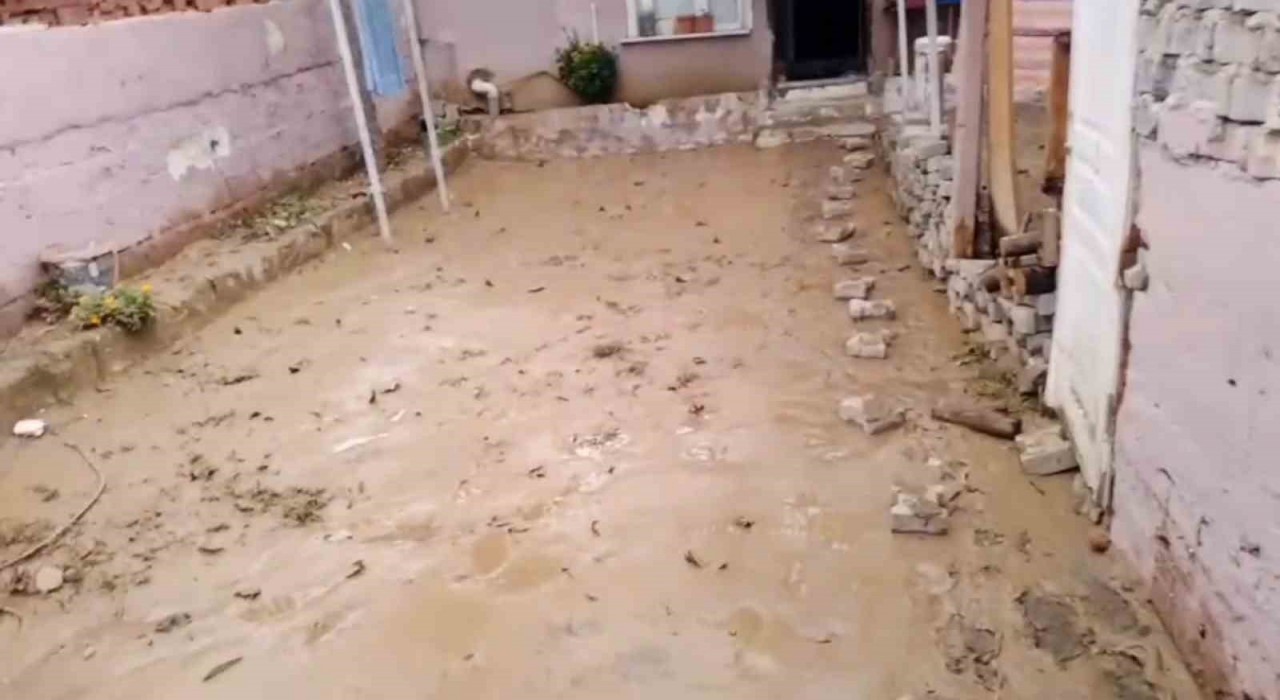 Evini su basan vatandaş isyan etti: Benim oyum nereye gidiyor