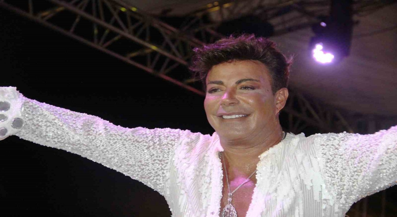 Fatih Ürekin son durumuyla ilgili hastaneden açıklama: Durumu stabil, yoğun bakımdaki tedavisi devam ediyor