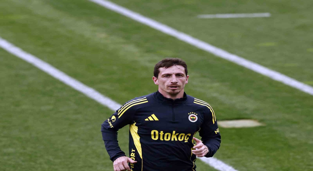 Fenerbahçe önce salonda, sonra sahada çalıştı