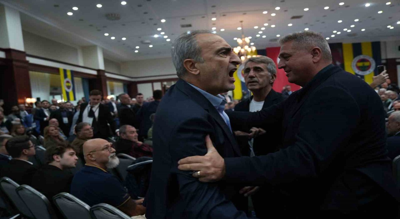 Fenerbahçe Yüksek Divan Kurulu Toplantısında gerginlik