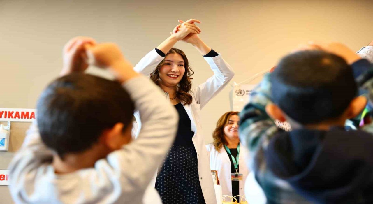 Fethi Sekin Şehir Hastanesinde Dünya El Yıkama Günü etkinliği düzenlendi