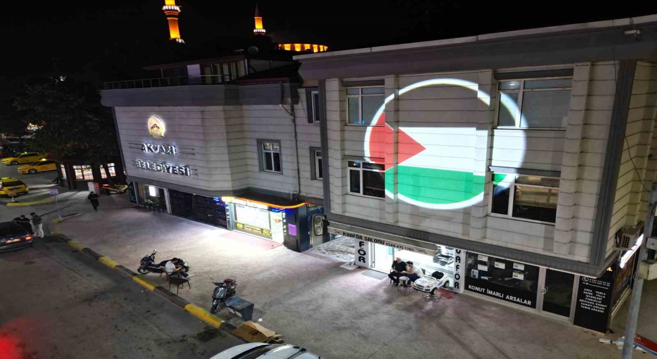 Filistin için birlik mesajı: Belediye ve araçları bayraklarla donatıldı