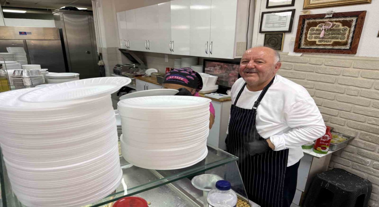 Gariban pilavcısı ‘Haluk Baba öğrencilerin ve dar gelirlilerin uğrak noktası