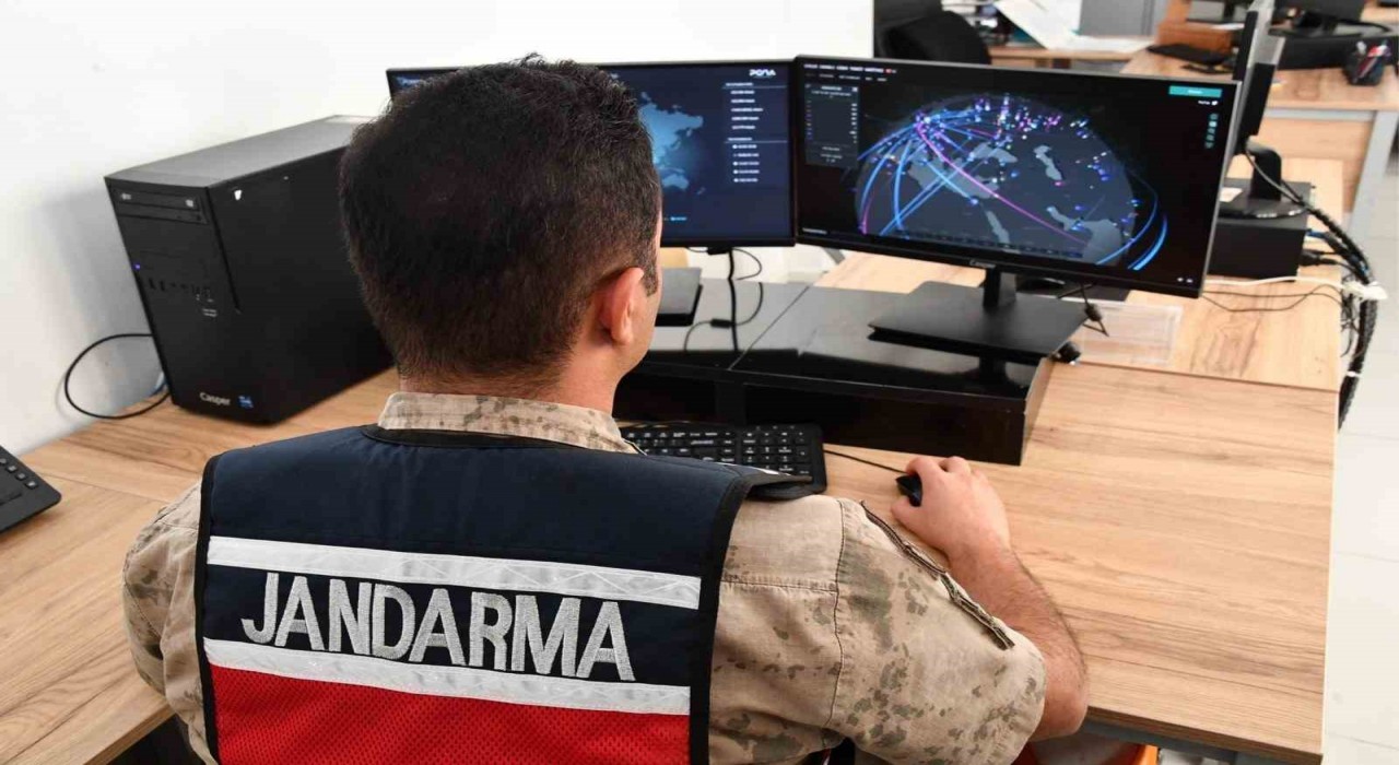 Gaziantepte 52 vatandaşı toplam 2 milyon TL dolandıran 17 şüpheli tutuklandı