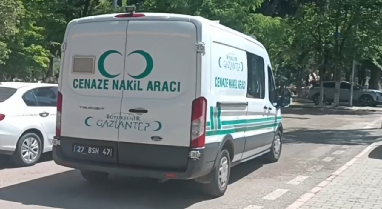 Gaziantepte arkadaşı tarafından bıçaklanan 13 yaşındaki çocuk kurtarılamadı