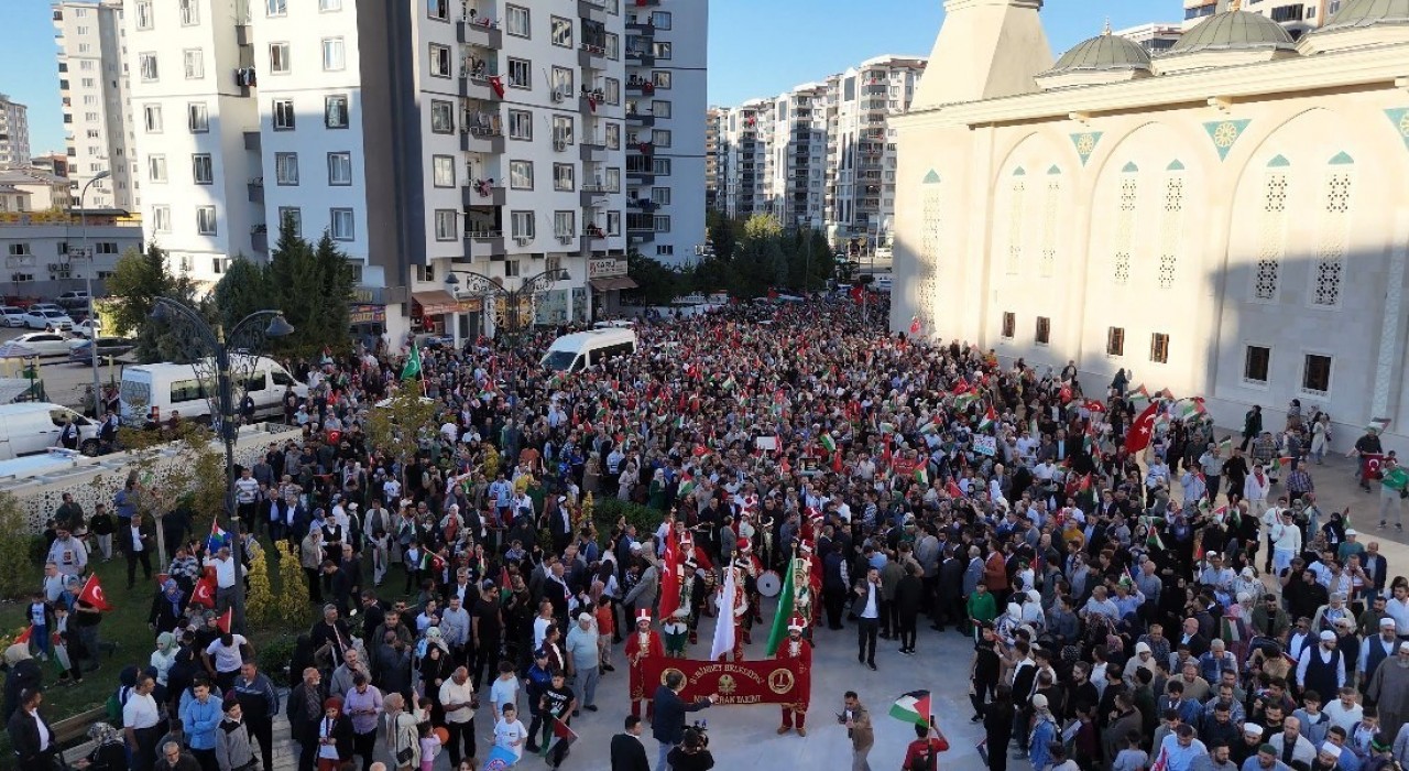 Gaziantepte binlerce kişi Filistine destek yürüyüşüne katıldı