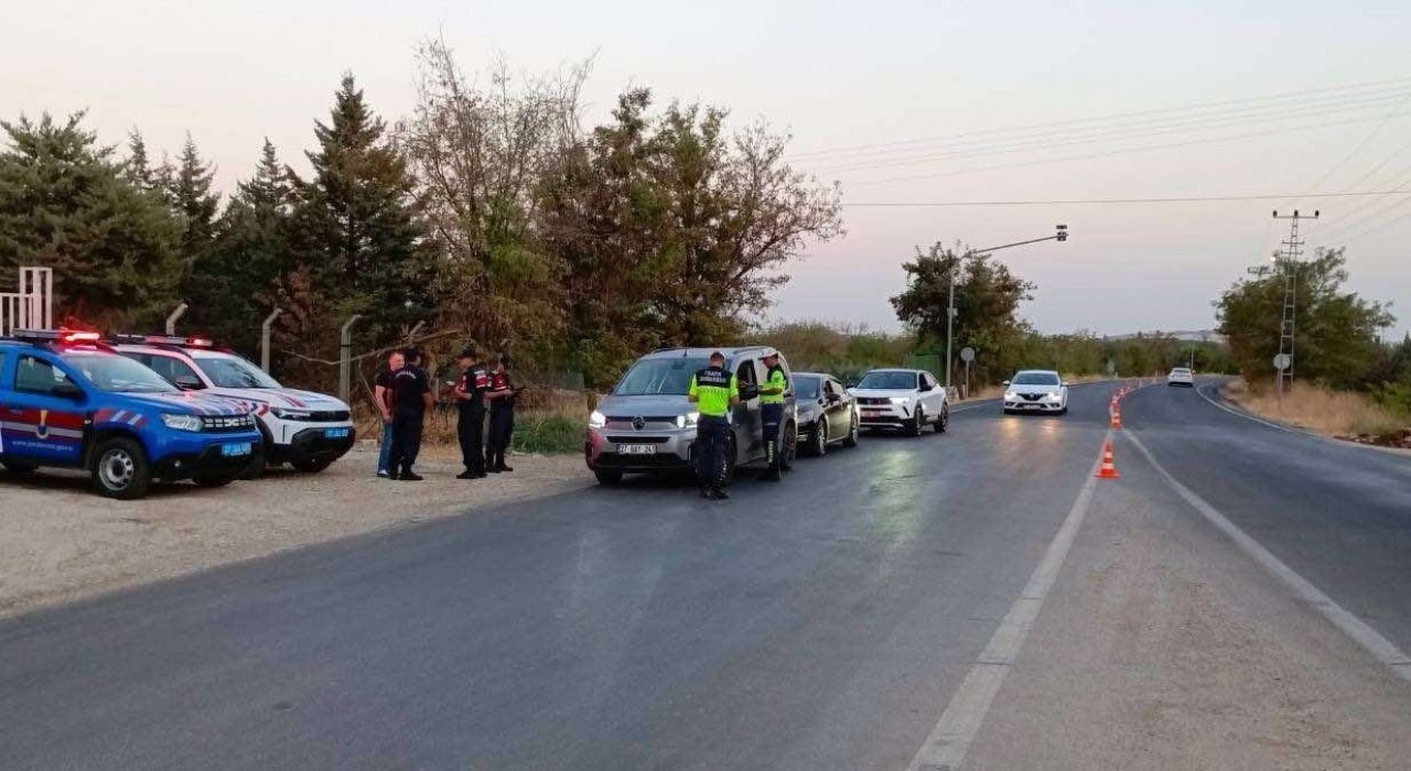 Gaziantepte jandarmadan şok huzur-güven uygulaması: Aranan 36 şahıs yakalandı