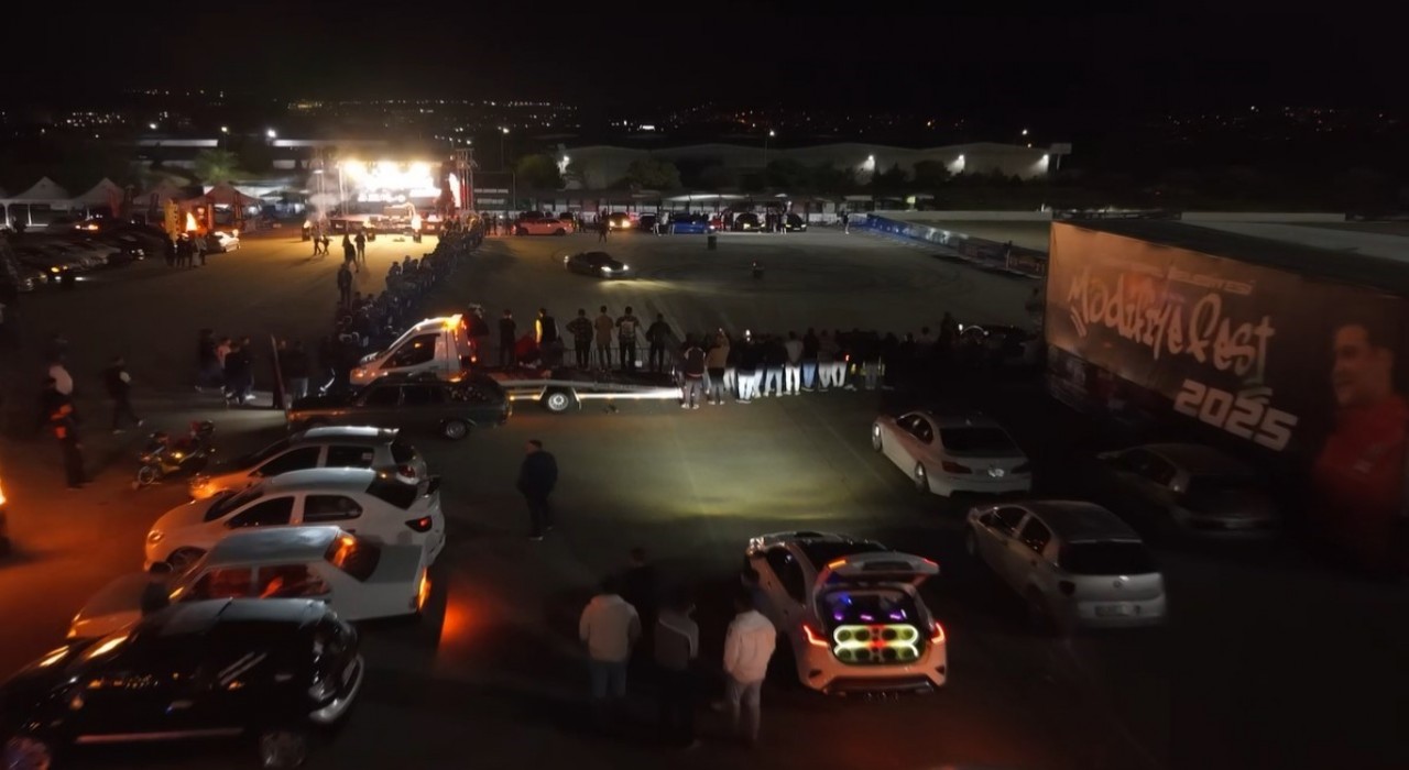 Gaziantepte ModifiyeFest 2025 nefes kesen drift gösterileriyle başladı
