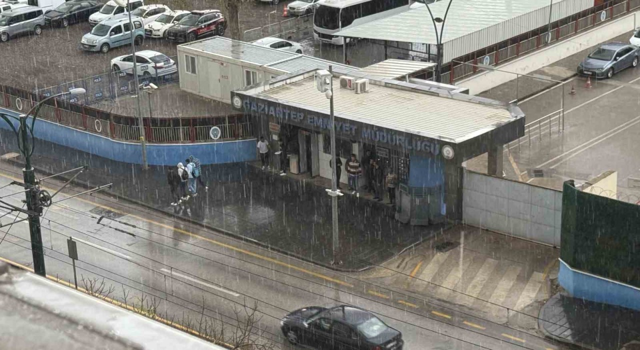 Gaziantepte sağanak ve dolu etkili oldu