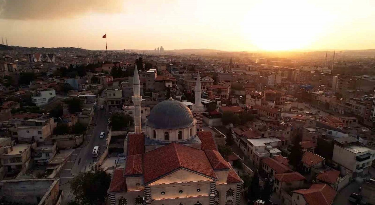 Gaziantepteki tarihi Kurtuluş Camii ihtişamıyla hayran bırakıyor