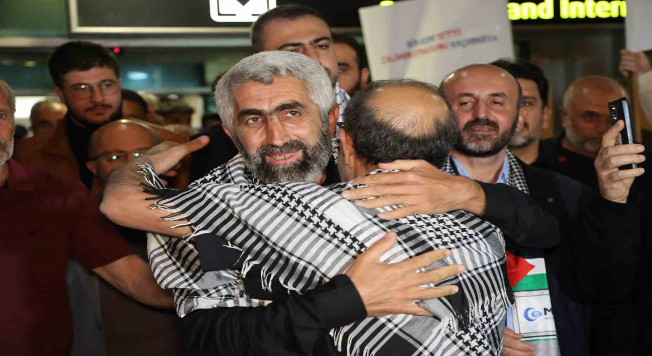 Gazze filosu aktivisti Akılotu: İsrailde Türk pasaportu taşıyan çifte vatandaşlar askerlik yapıyor