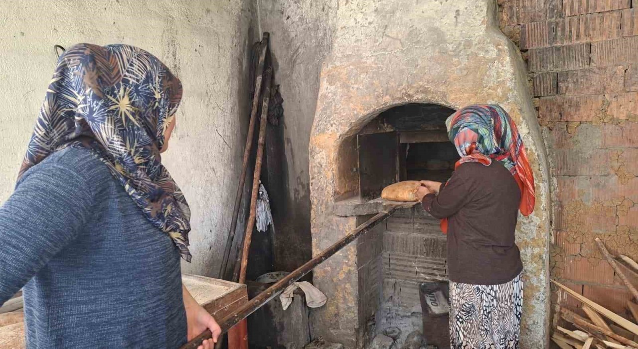 Gazzeye destek için kadınlar ekmek fırınının başına geçti