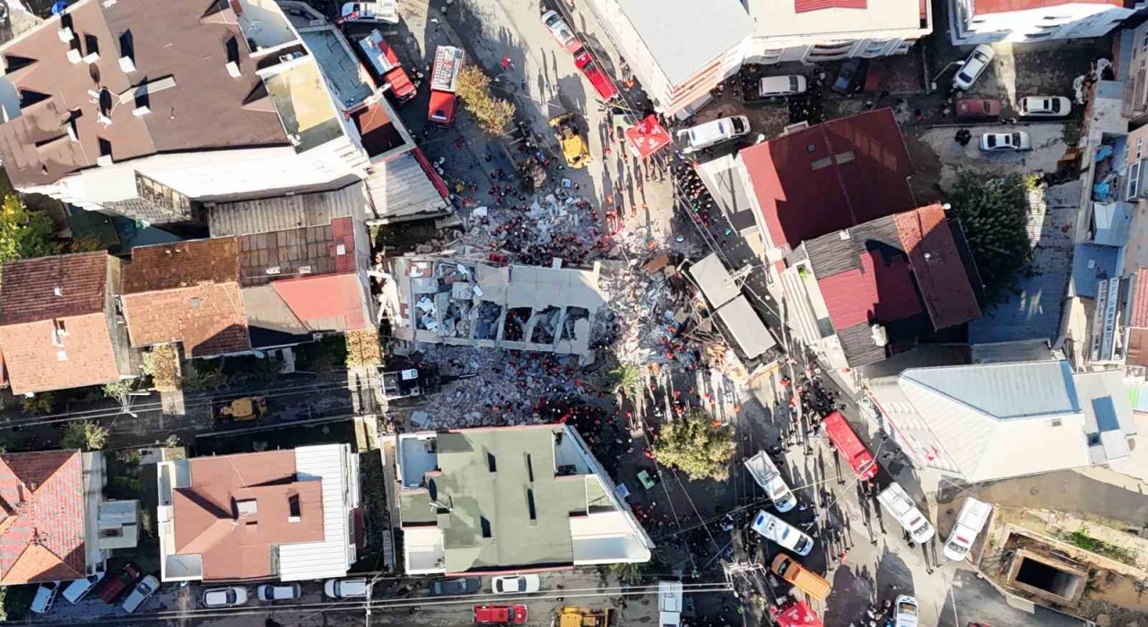 Gebzede çöken bina havadan görüntülendi