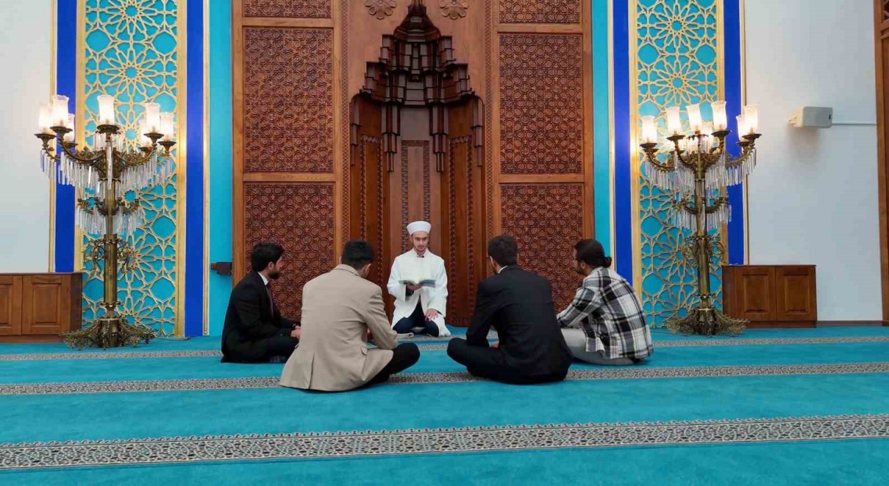 Geleceğin din görevlileri Erzincanda eğitim alıyor