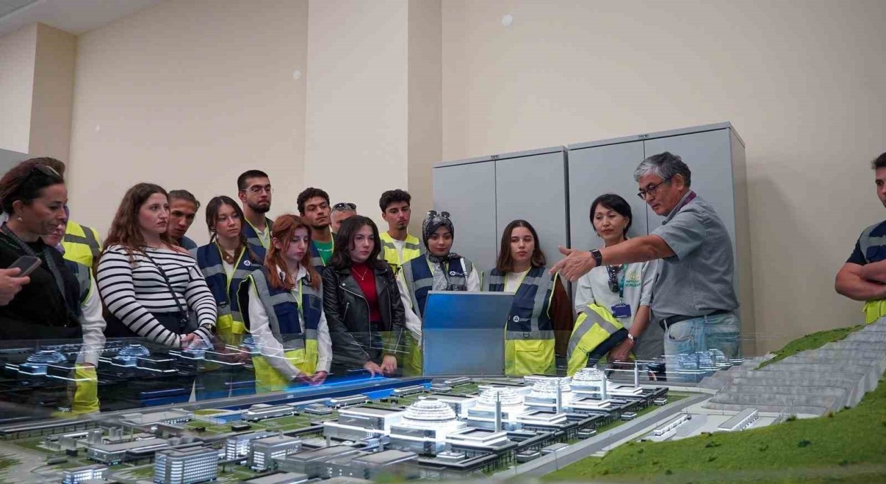 Geleceğin nükleer mühendisleri Akkuyu Nükleer Santralini yerinde inceledi