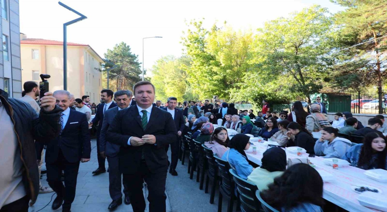 Gençlik Programı kapsamında EBYÜ öğrencilerine 847 kişilik kontenjan tahsis edildi