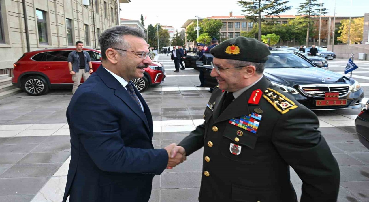 Genelkurmay Başkanı Vali Aksoyu ziyaret etti