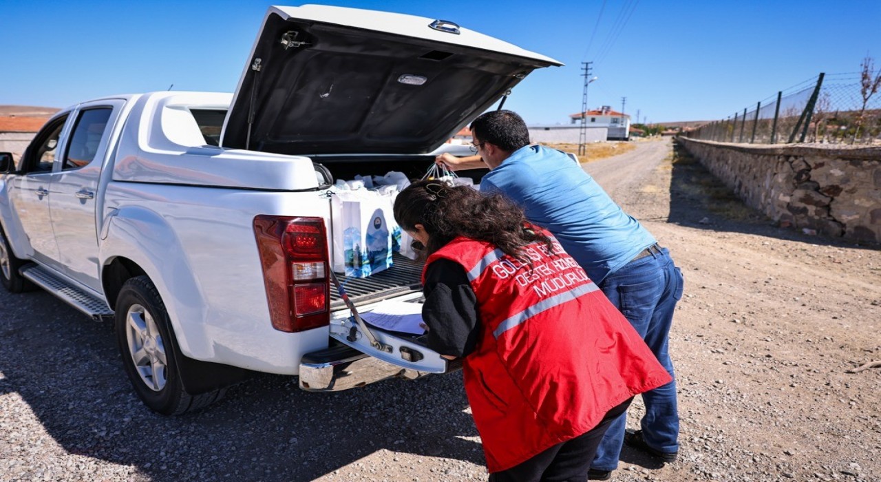 Gölbaşı Belediyesinden 850 öğrenciye kırtasiye yardımı