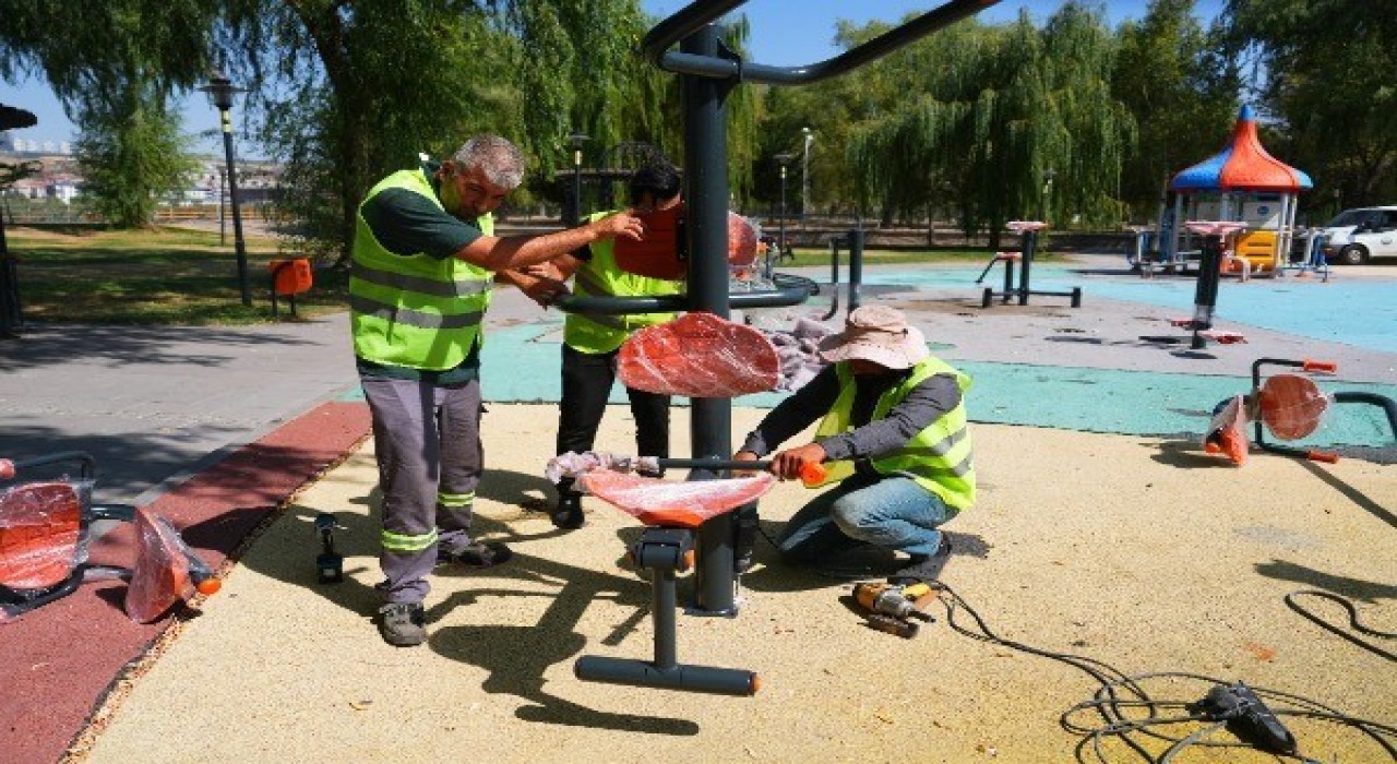 Gölbaşı Belediyesinden parklara kapsamlı bakım ve yenileme çalışması