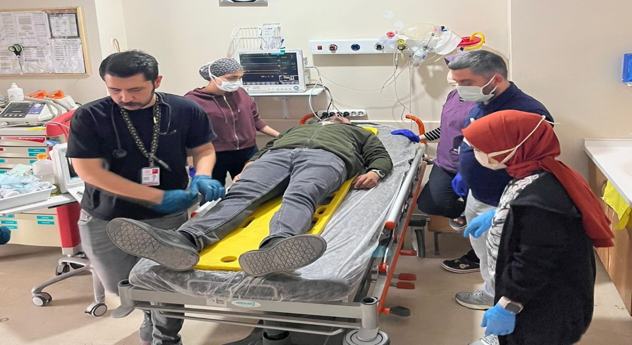 Gölbaşı Devlet Hastanesinde turkuaz kod tatbikatı yapıldı