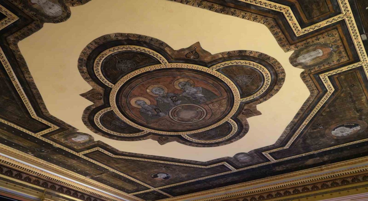 Güçlendirilmesi planlanan 571 yıllık Özel Fener Rum Okulunun son durumuyla ilgili yeni gelişme