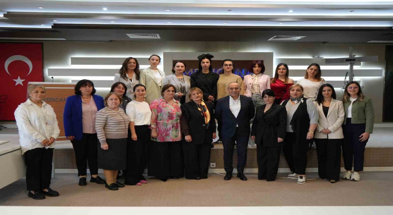 Gürcü sağlık çalışanları, 1 gününü Samsundaki hastanede geçirdi