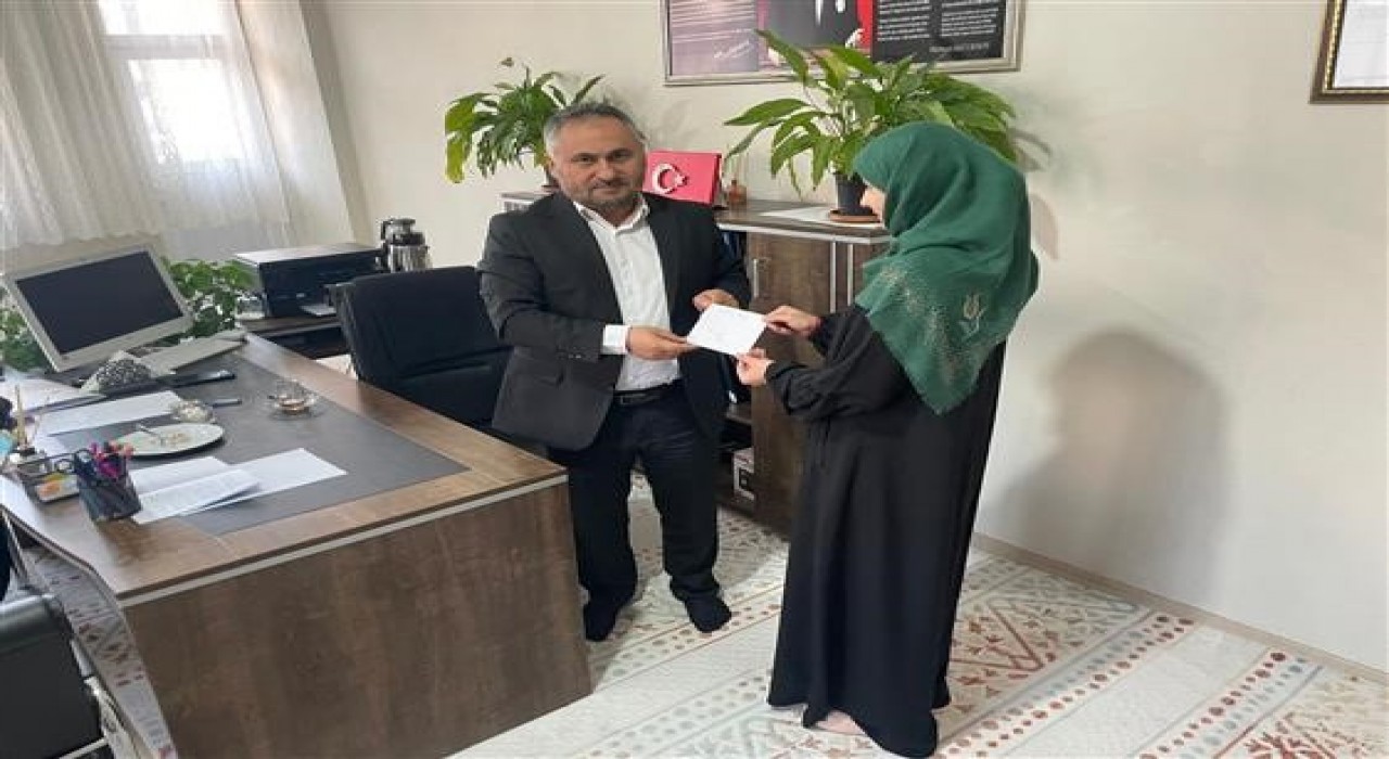 Hafızlık öğrencisinden örnek davranış