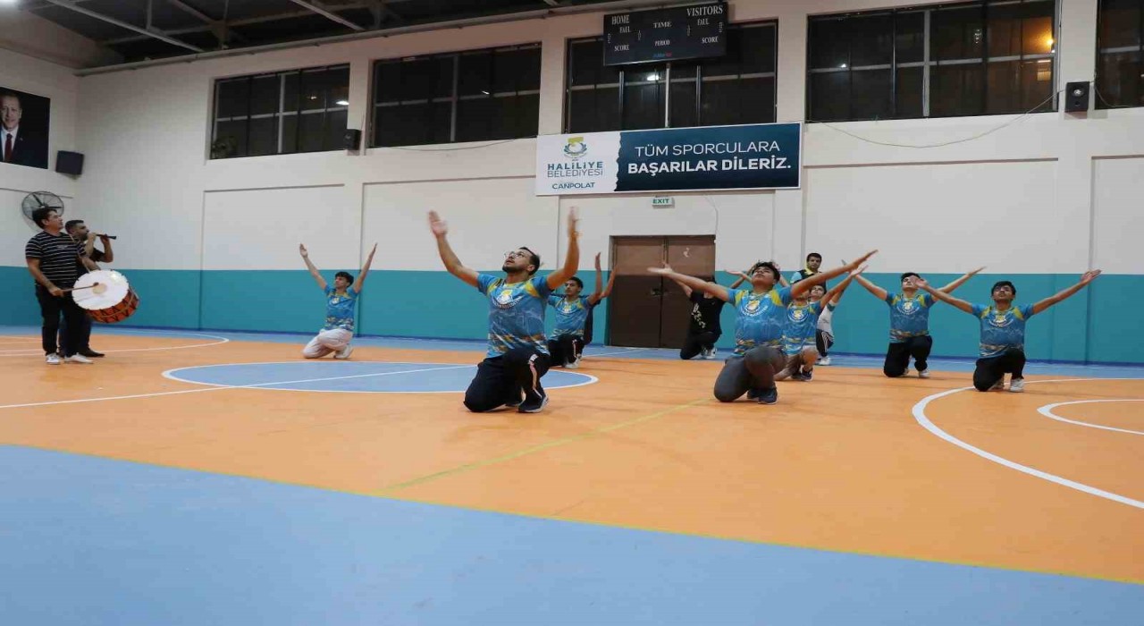 Haliliyedeki halk oyunları kursu ilgi görüyor