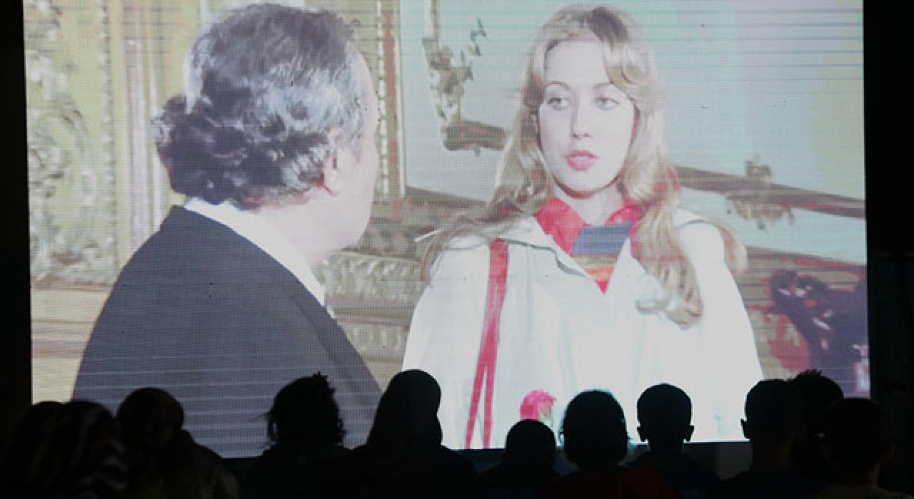 Hatay Büyükşehir Belediyesi’nden Nostalji Açık Hava Sineması Keyfi