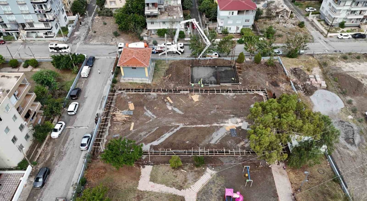 HBB, Modernevler Mahallesine halı saha inşa ediyor