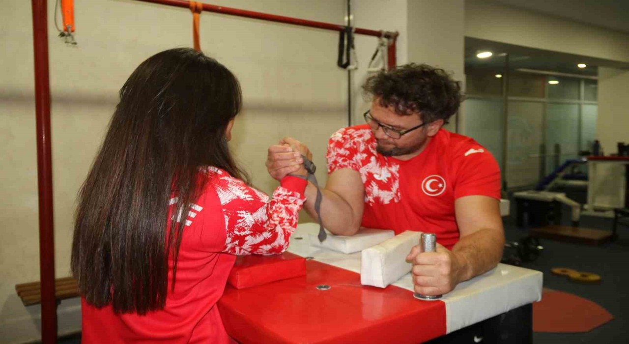 Hoca ve öğrencisinden çifte şampiyonluk