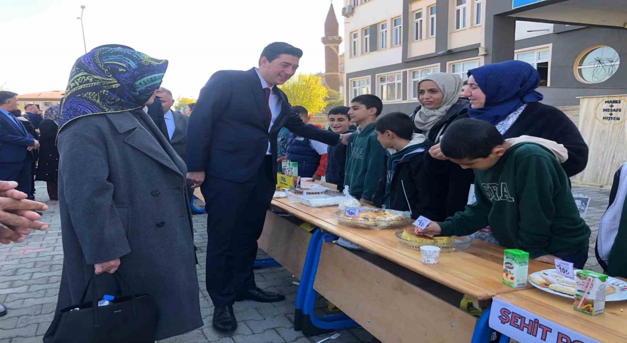 Iğdırda Gazzeye destek için Bir Okul, Bir Umut temasıyla yardım kampanyası düzenlendi