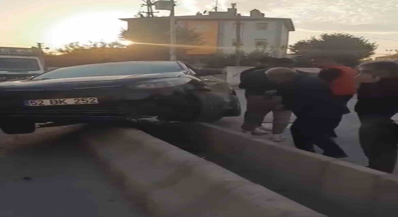 Iğdırda refüj tepkisi: Yol daraldı, kaza kaçınılmaz oldu