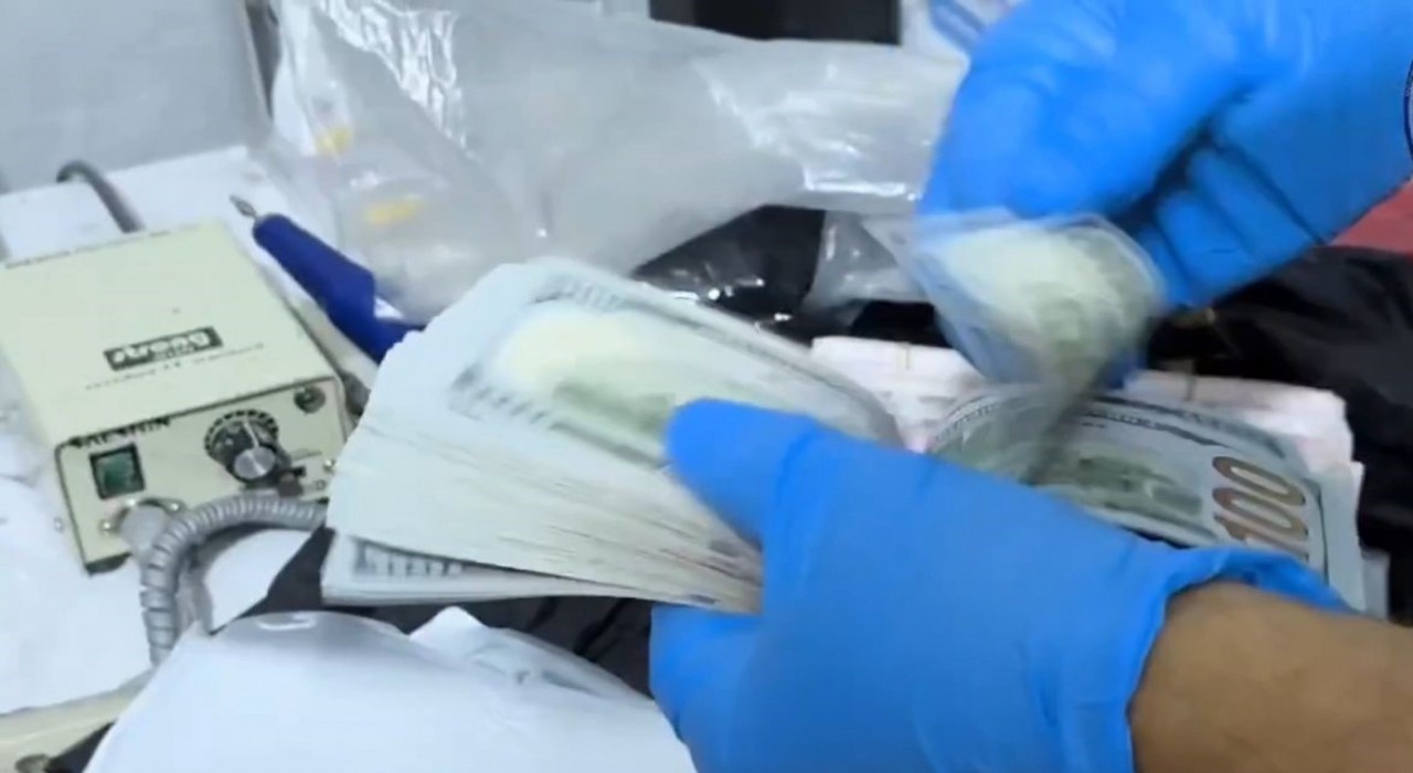 Iğdırda sahte diş kliniğine operasyon: Yüklü miktarda döviz ve TL ele geçirildi