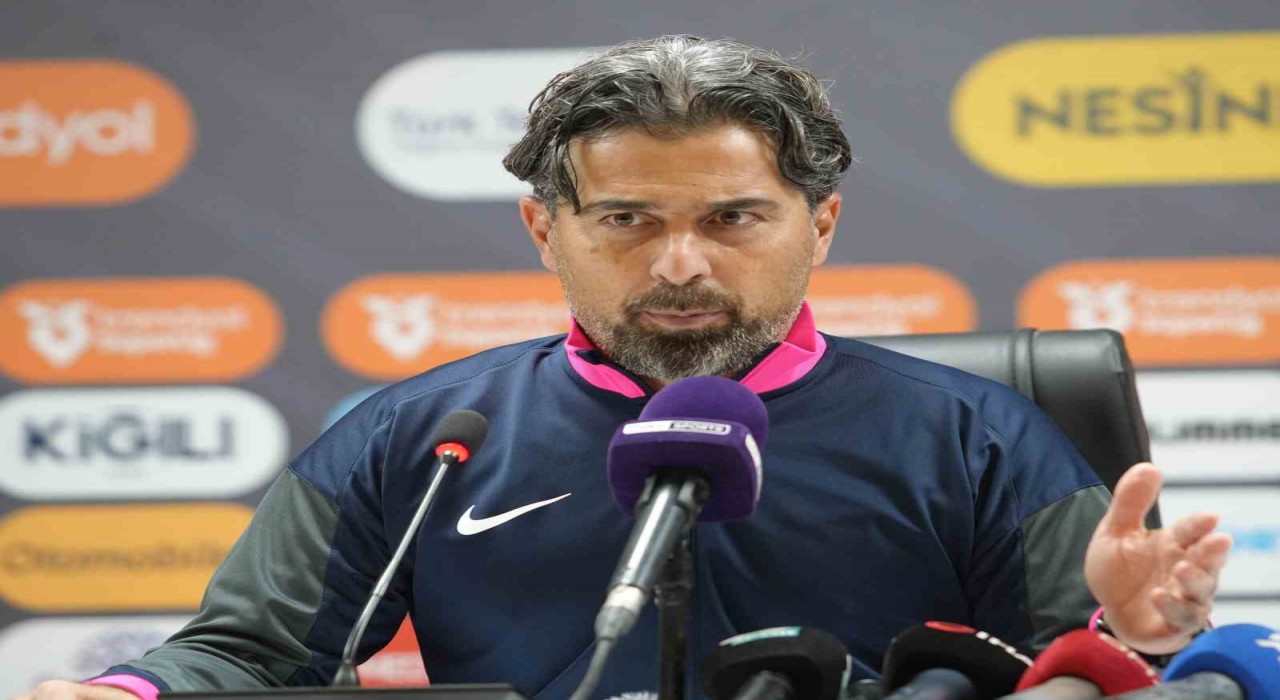 İlhan Palut: Aldığımız 1 puan gösterdiğimiz performansa göre kötü değil