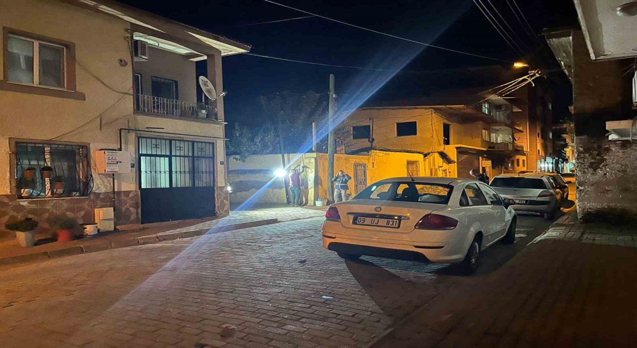 İncirliovada alacak verecek kavgası kanlı bitti: 1 yaralı