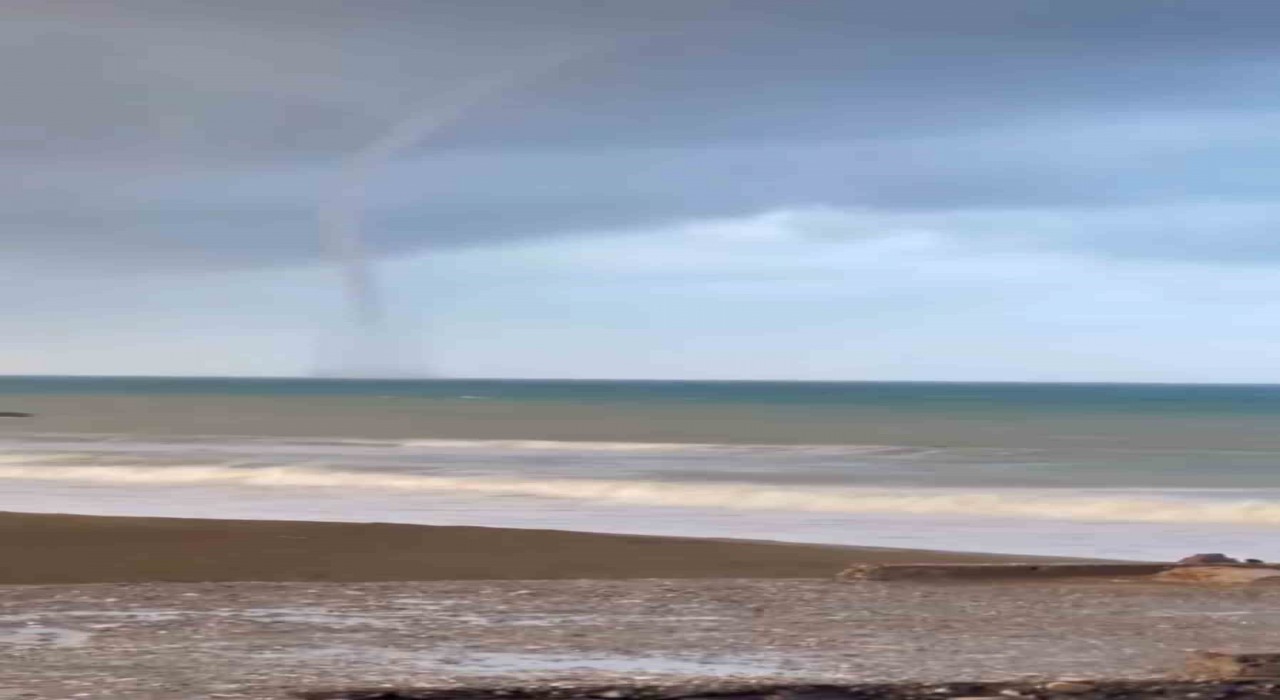 İskenderun Körfezinde oluşan hortum cep telefonu kamerasına yansıdı