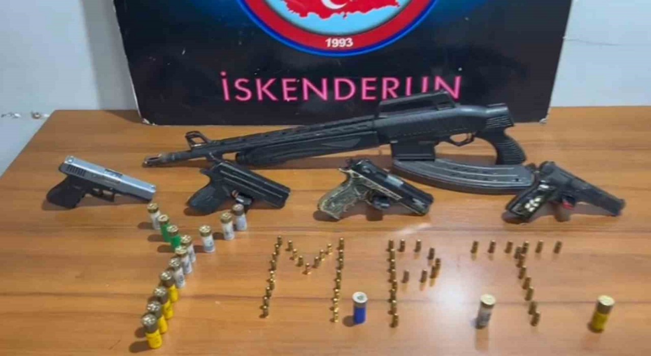 İskenderunda asayiş uygulaması; 5 adet ruhsatsız silah ele geçirildi