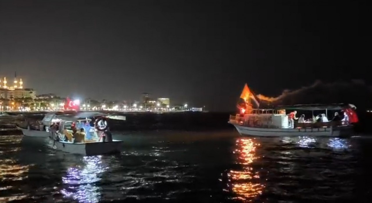 İsrailin Küresel Sumud Filosuna saldırısı Mersinde protesto edildi