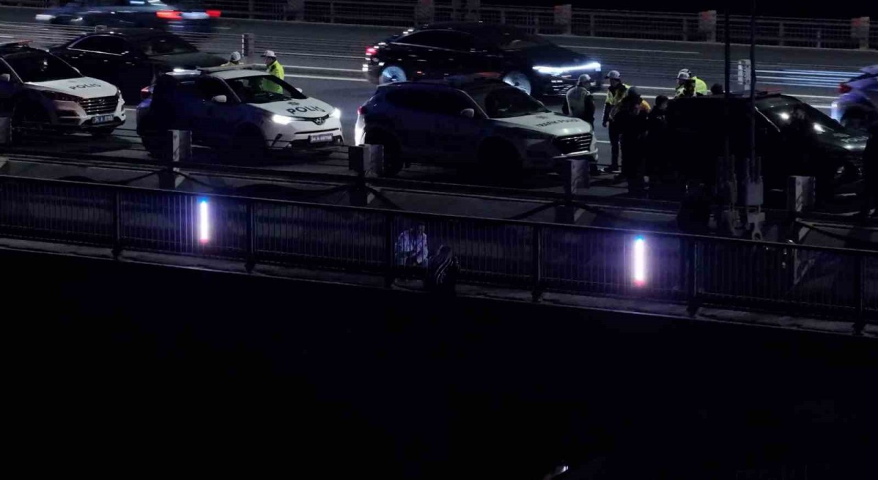 İstanbulda köprüden atlamak isteyen kadını müzakereci polis böyle ikna etti