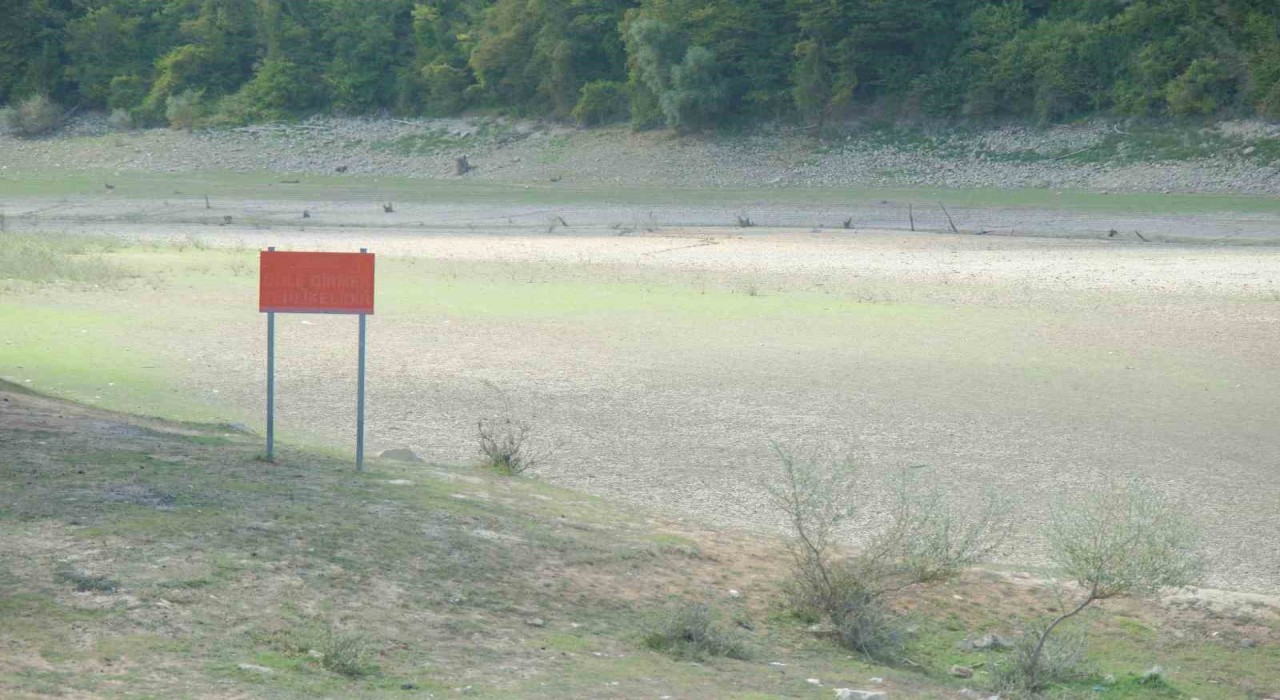 İstanbulun su ihtiyacını karşılayan barajlar kuruma noktasına geldi