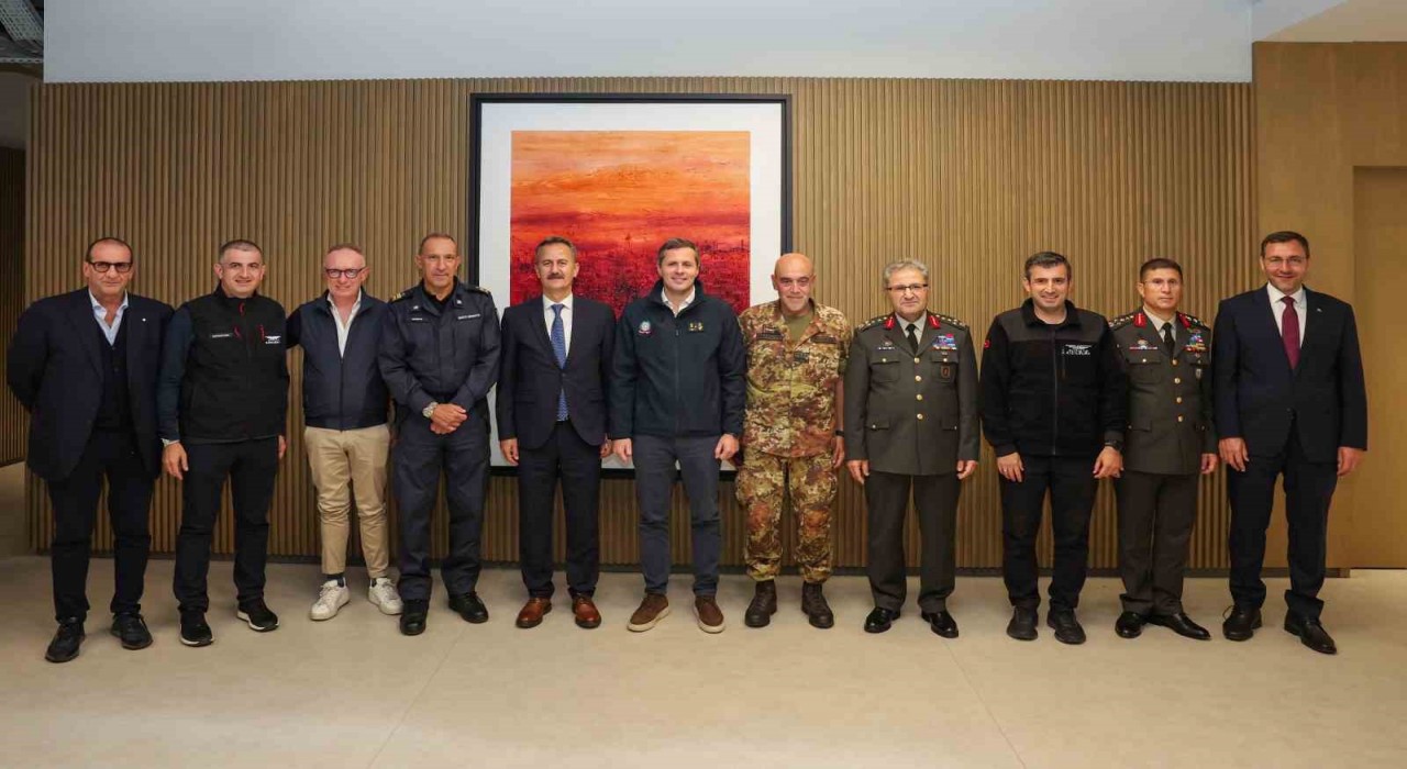 İtalyan heyet, Baykarın oyun değiştirici teknolojilerini inceledi: TB3 SİHA, AKINCI, KIZILELMA art arda havalandı