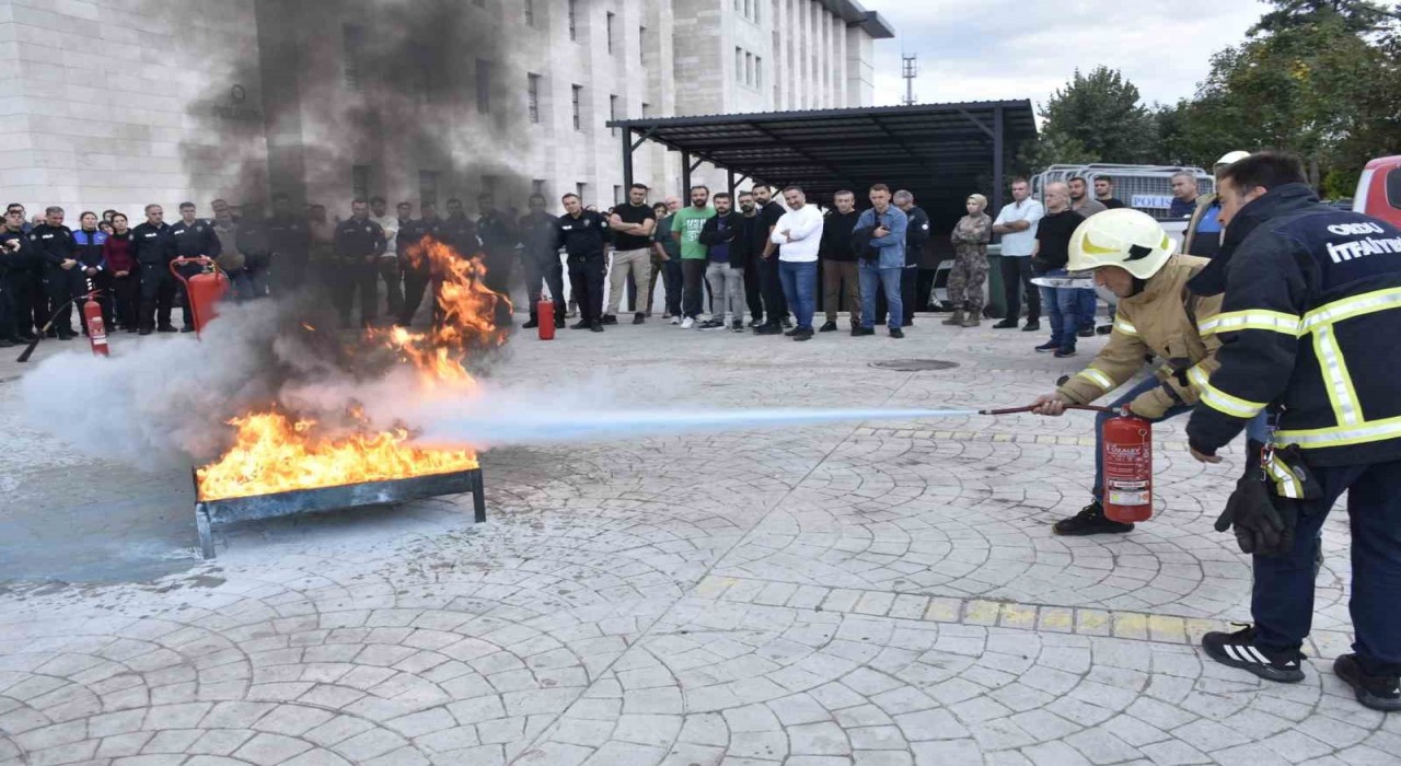 İtfaiyeden polislere yangın eğitimi